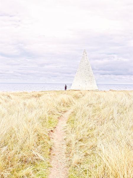 British sand dunes were completely new to us when we went to the Northumberland coast, we felt mesmerised by the long and lush grasses all over the coast line.